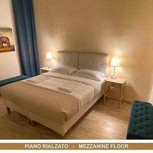 Habitación Económica con Cama King en Edificio Anexo
